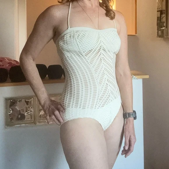 BOGO! Robin Piccone crochet swimsuit - Picture 13 of 13